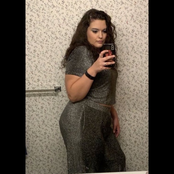 Black & Silver Glitter Crop Top & Wide Leg Pant Set - Picture 13 of 17